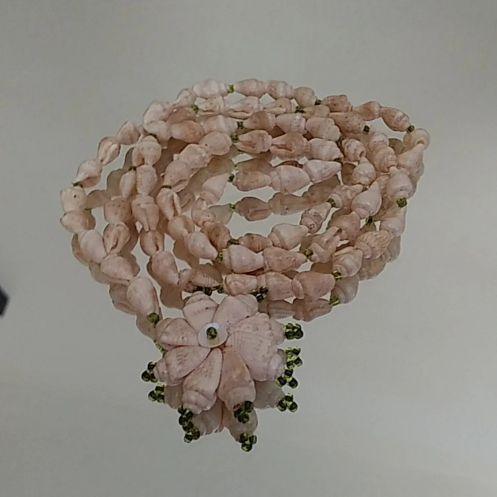 Seashell Stament Necklace With Floral Shells Pendant